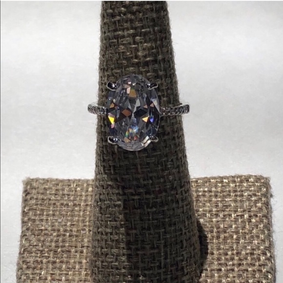 White Sapphire Oval 5 Ct SS 925 Engagement Ring - Picture 6 of 9